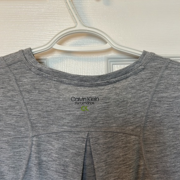 Calvin Klein performance tee shirt - Picture 4 of 4